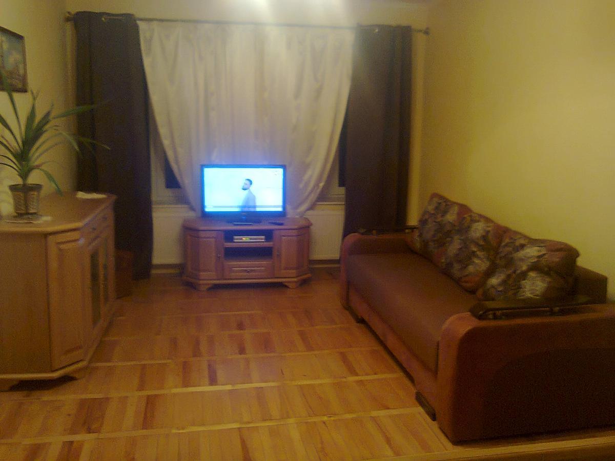 Apartment With Balcony إلفيف المظهر الخارجي الصورة